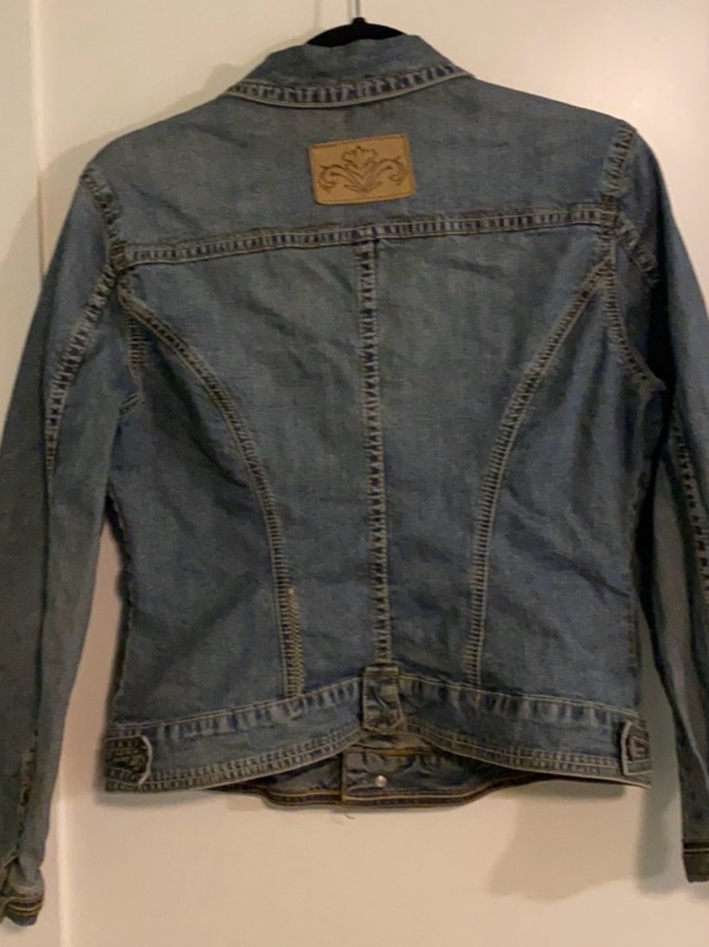 Cabi Women’s Light Blue Denim Jacket - Picture 2 of 6